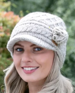 Aran Trellis Peak hat Oatmeal
