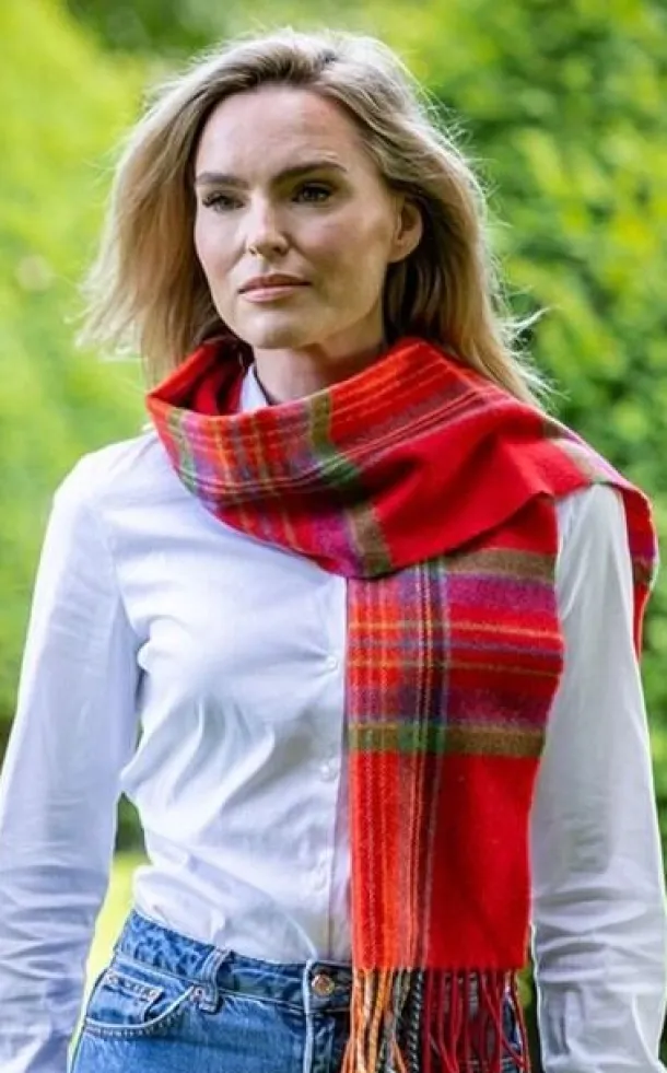 100% lambswool Red, Green & Blue 207
